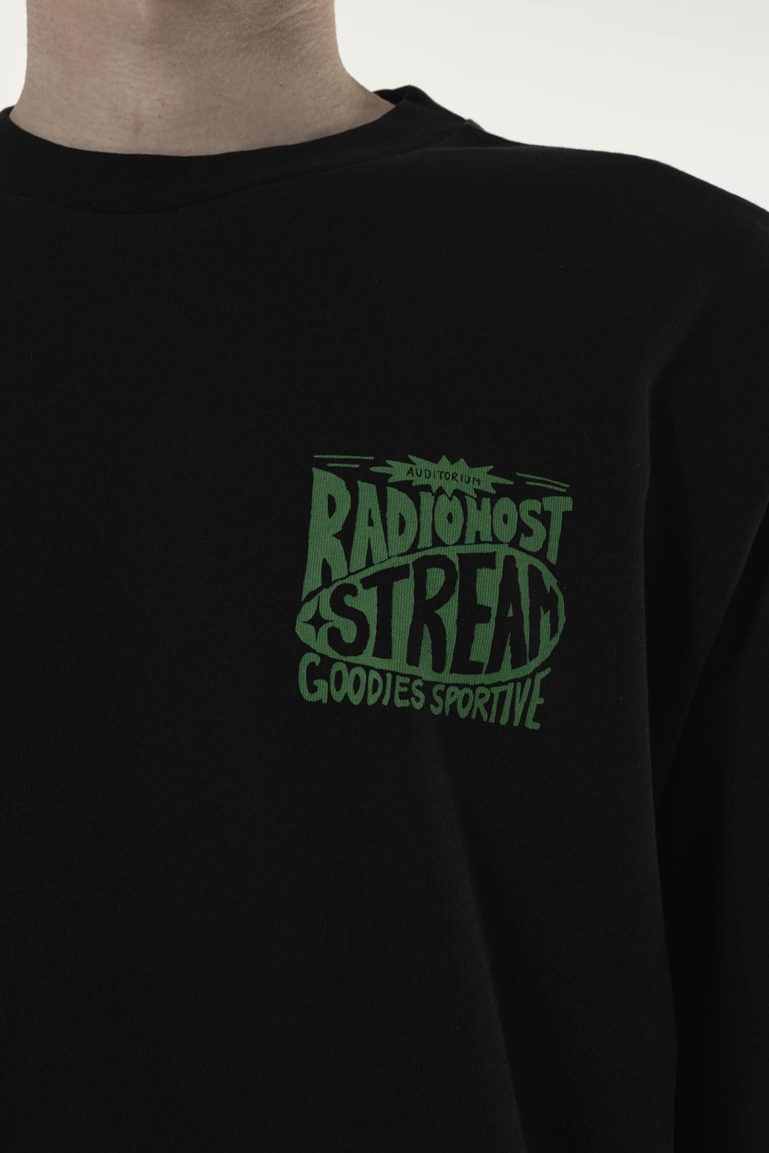 Radiohost Black Tee Black
